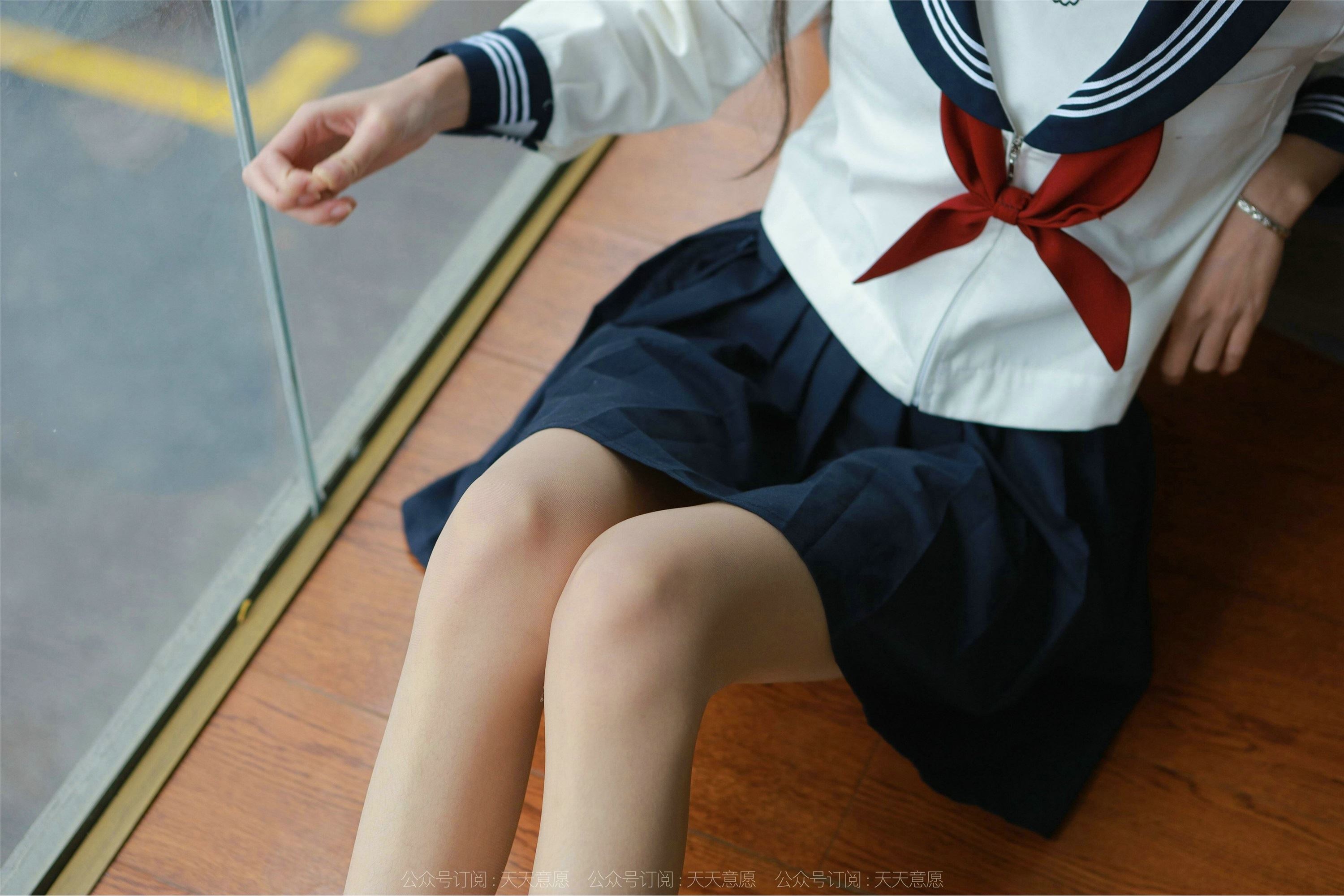 IESS异思趣向  2022.03.03 丝享家1018：团团《可爱JK装》